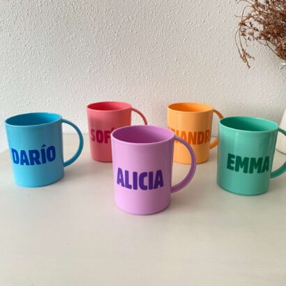 TAZA PLÁSTICO PERSONALIZADA COLEGIO