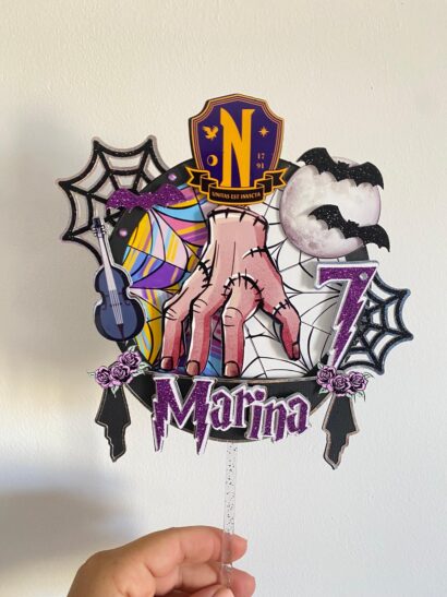 cake topper Merlina personalizado madera o cartulina nombre Halloween