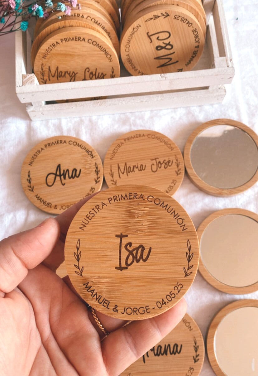 Espejo de madera marcasitio